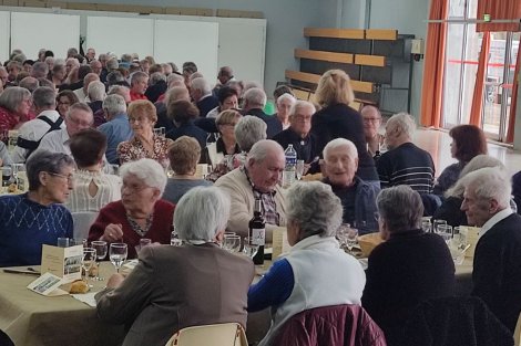 logo Le repas des aînés sous le signe de la convivialité